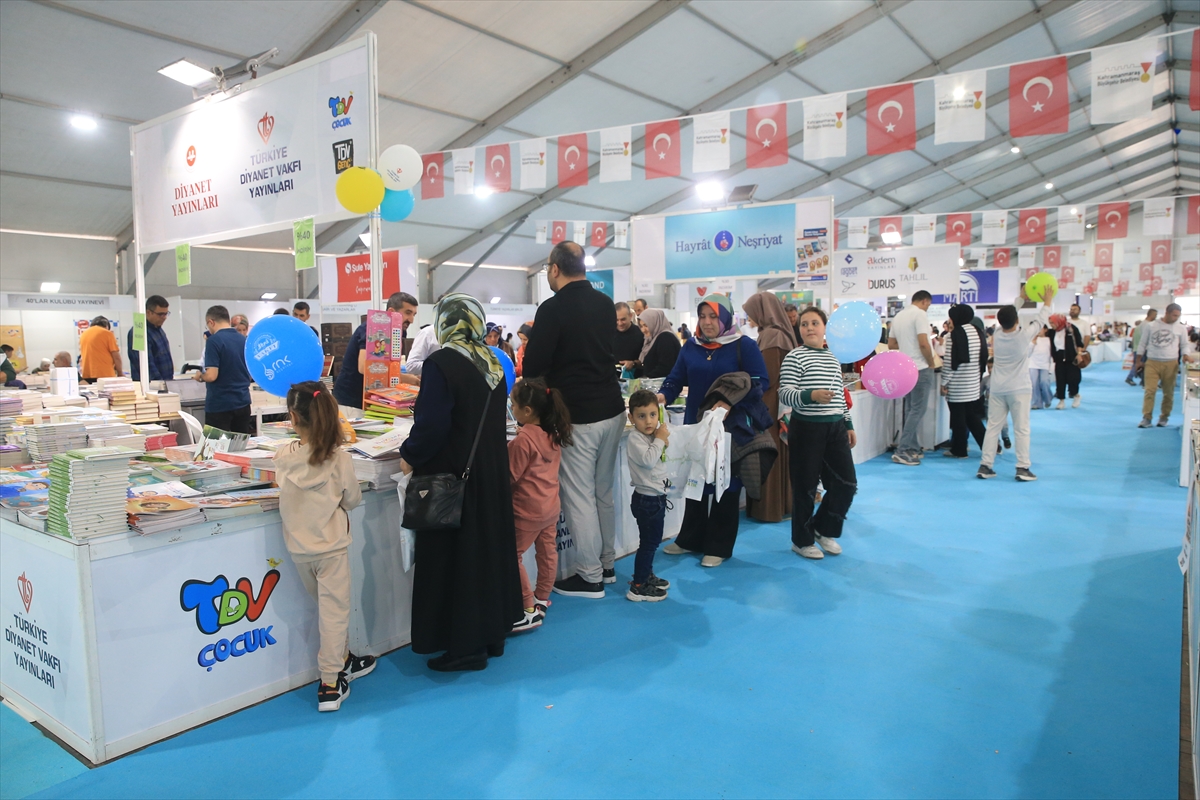 Uluslararası Kahramanmaraş Kitap Fuarı devam ediyor