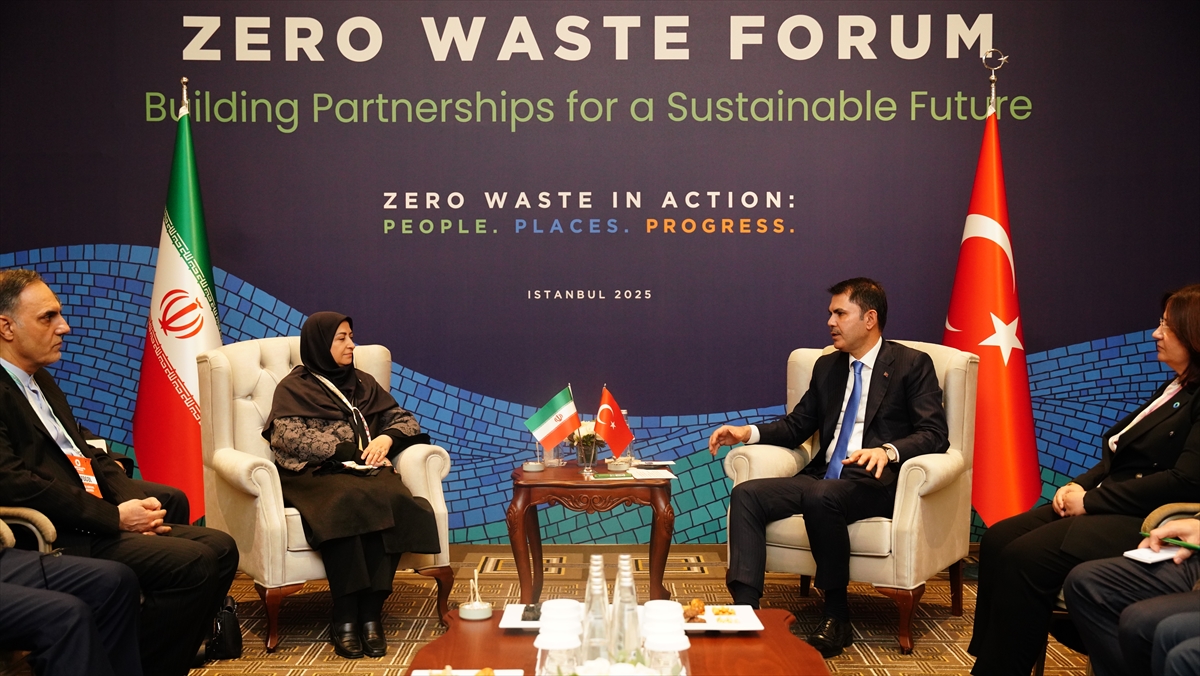 Bakan Kurum, "Sıfır Atık Forumu" kapsamında ikili görüşmelerde bulundu