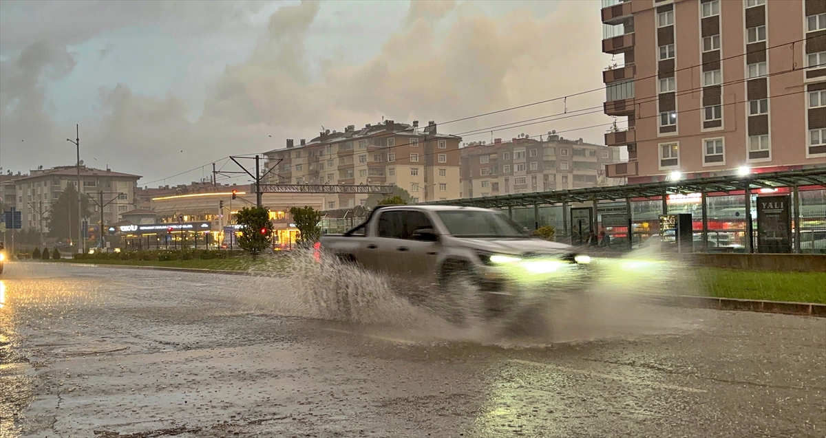 Samsun'da sağanak etkili oldu