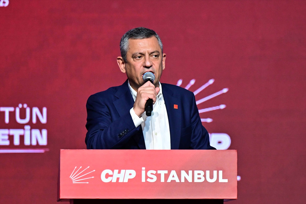 Ben size güzel günler değil, mücadele vaat ediyorum.