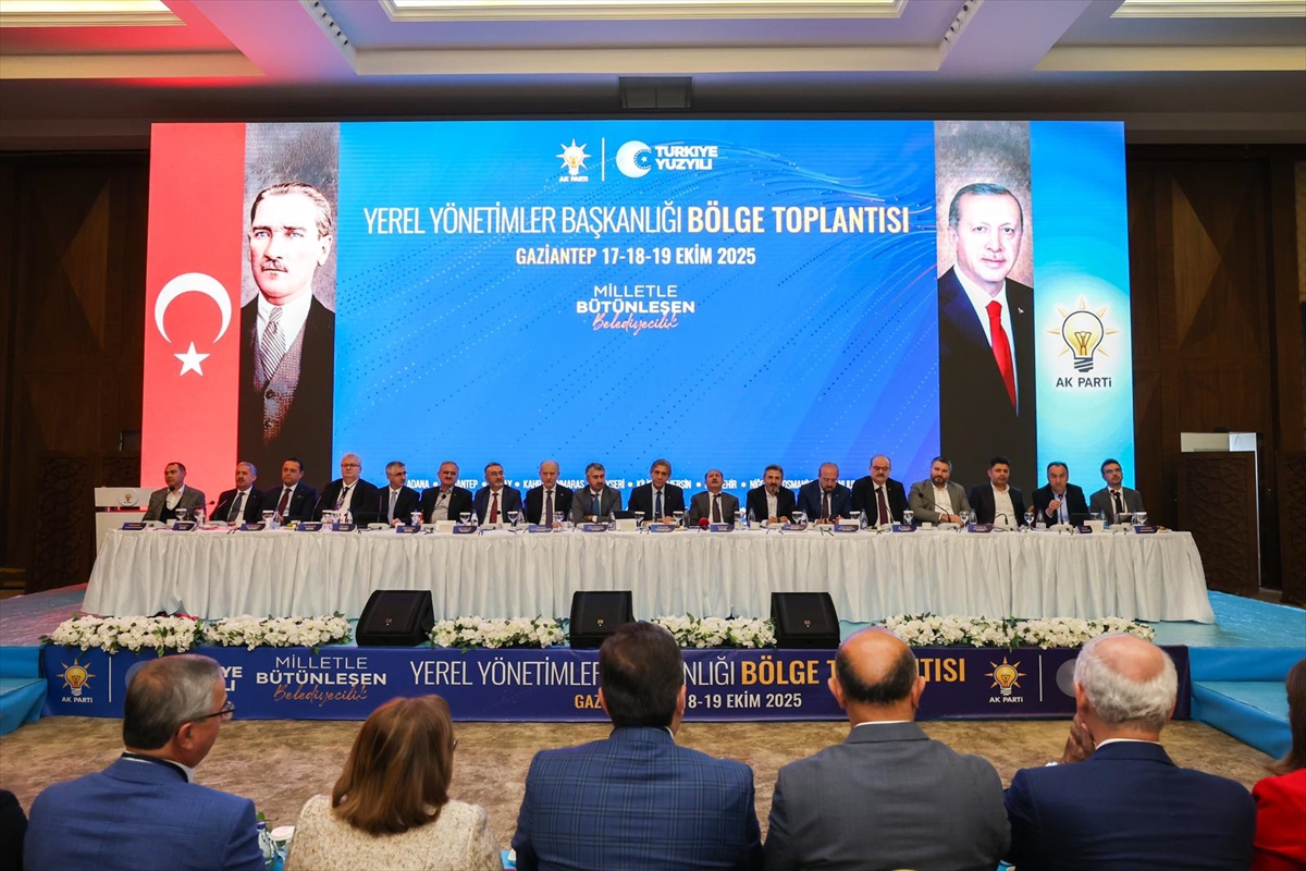 Gaziantep'te düzenlenen AK Parti Yerel Yönetimler Bölge Toplantısı tamamlandı