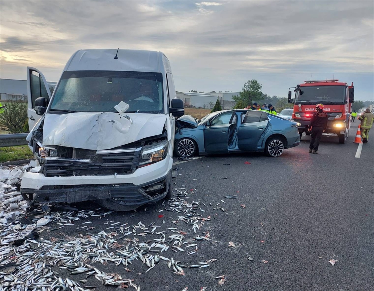 Buca'da zincirleme trafik kazasında 1 kişi öldü, 4 kişi yaralandı