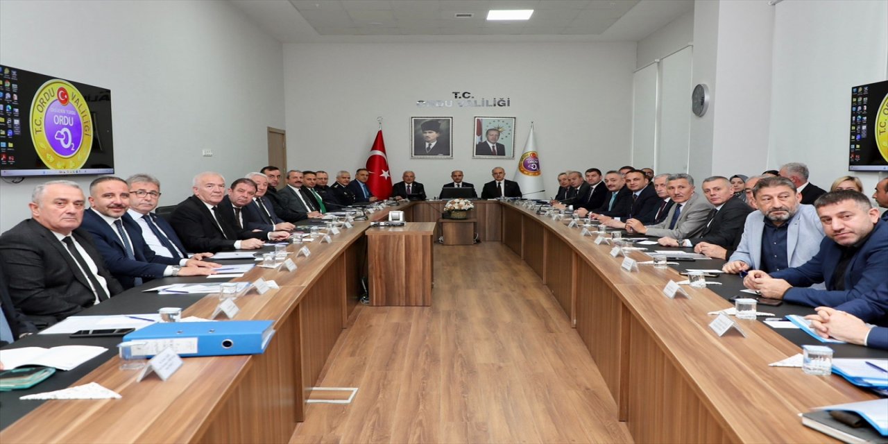 Aktaş: Sokak hayvanlarının rehabilitasyonu, barınması ve doğal yaşam alanları için büyükşehirlerde tesisleşme şart