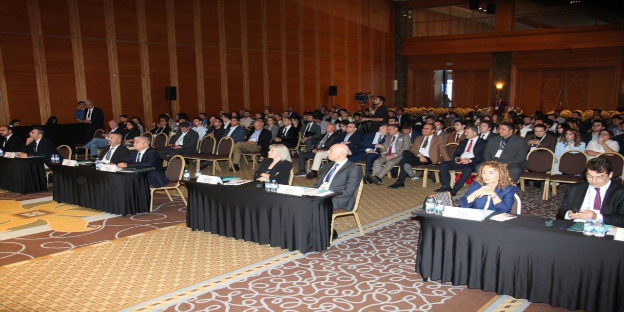 Türk Plastik Cerrahi Kurultayı’nda “kadavradan rahim nakli” başarısıyla tıp tarihine geçen Özlenen Özkan konuştu