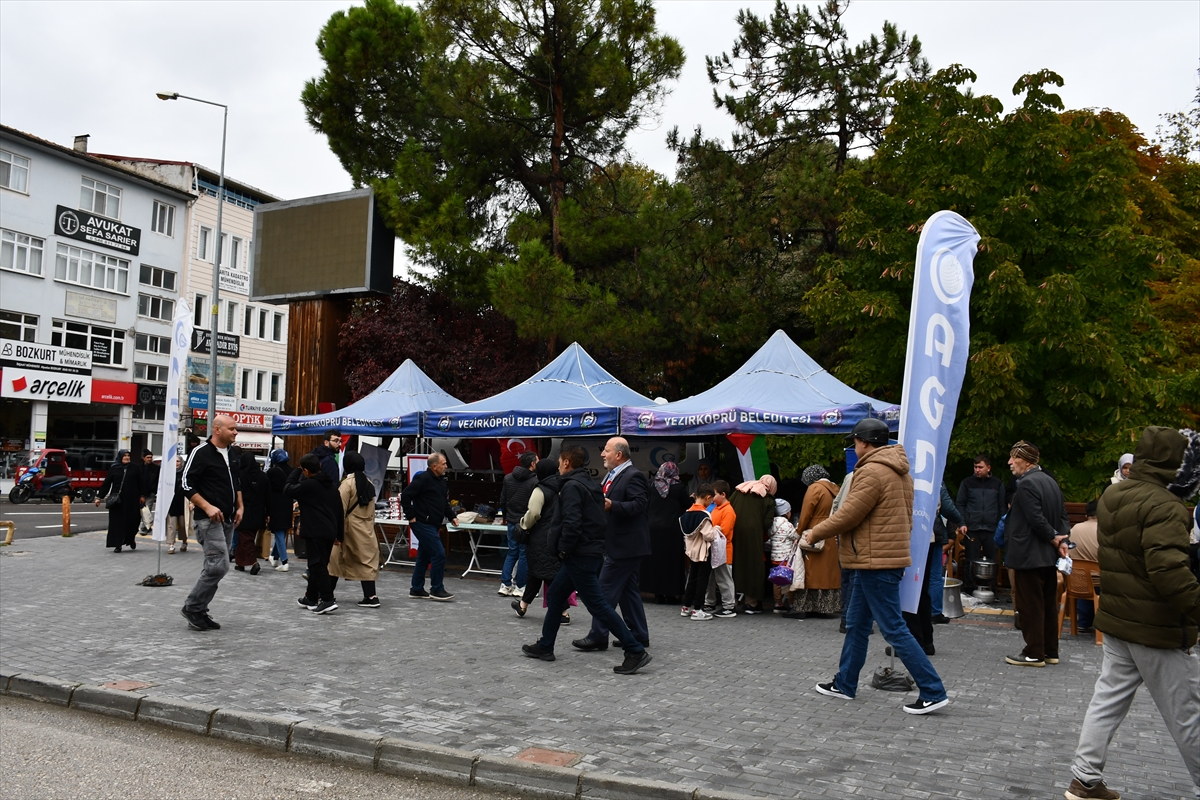 Samsun'da Filistin halkı yararına "Hayır Çarşısı" açıldı