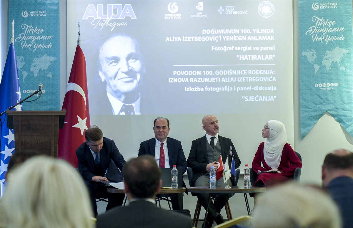 Bosna Hersek'te "Aliya İzetbegoviç'i Yeniden Anlamak" paneli düzenlendi