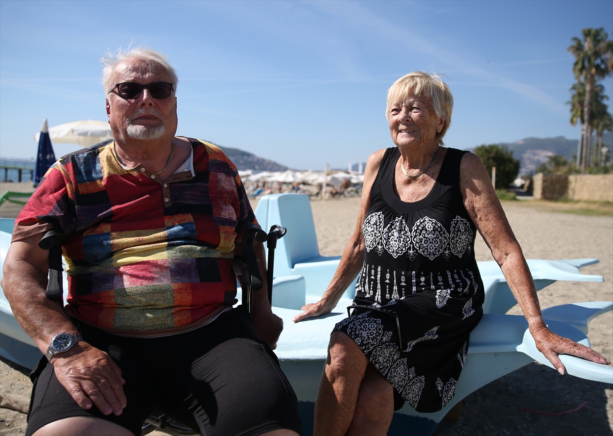 Alman çift 36 yılda 101 kez tatil için Alanya'ya geldi