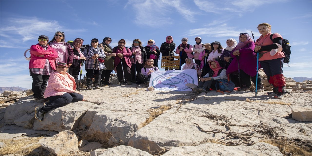 Irak’ta meme kanseri hastaları doğa yürüyüşüyle farkındalık oluşturdu