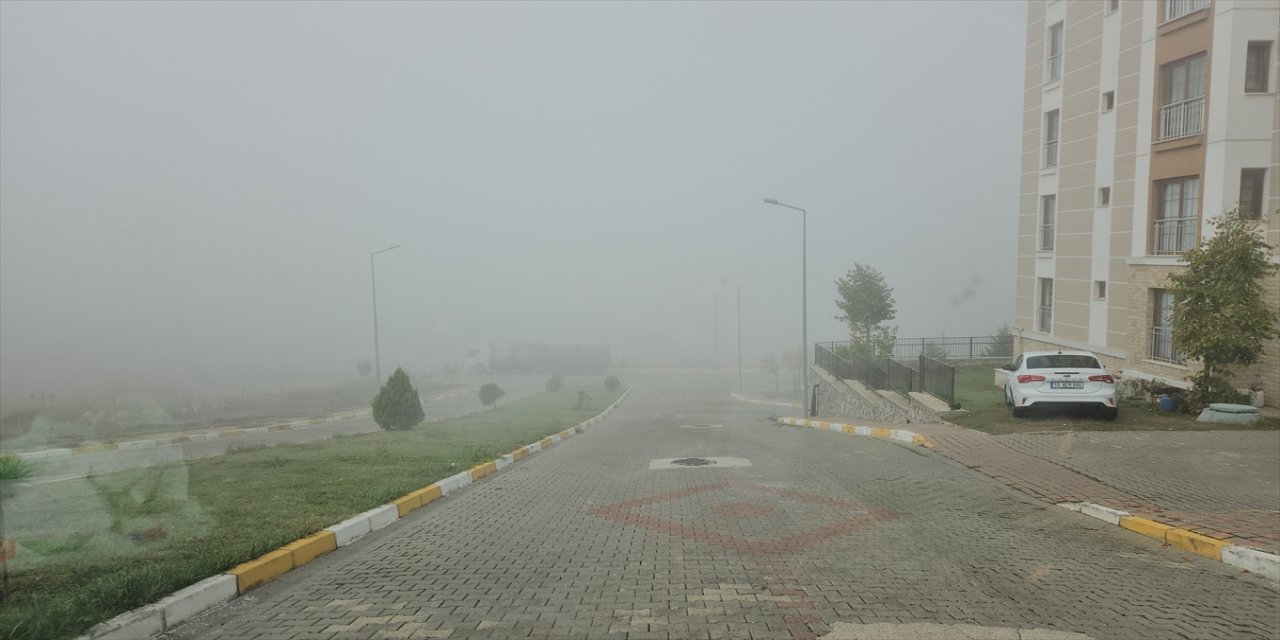 Balıkesir’de yoğun sis ulaşımı olumsuz etkiledi