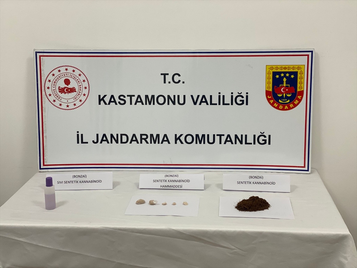 Kastamonu'da uyuşturucu operasyonunda yakalanan 2 zanlı tutuklandı