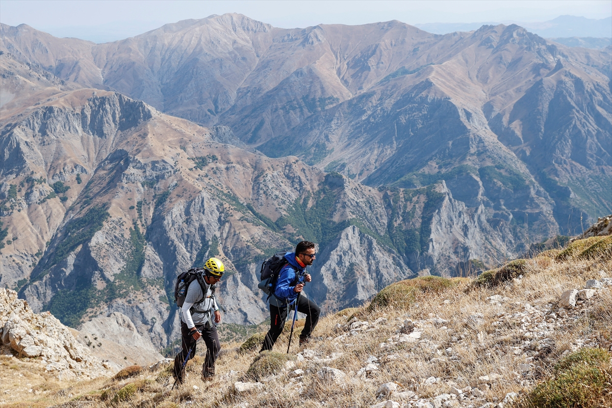 Sultan Baba Dağı tırmanış tutkunlarını yaban hayatıyla ve eşsiz manzaralarla buluşturuyor