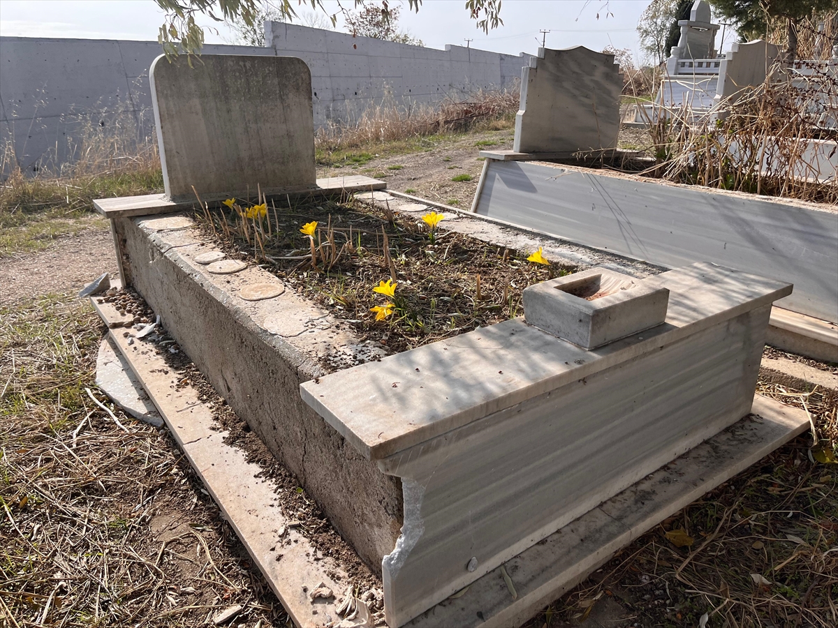 Tekirdağ'da mezarlıktan çaldığı mermerleri evinde kullandığı öne sürülen şüpheli yakalandı