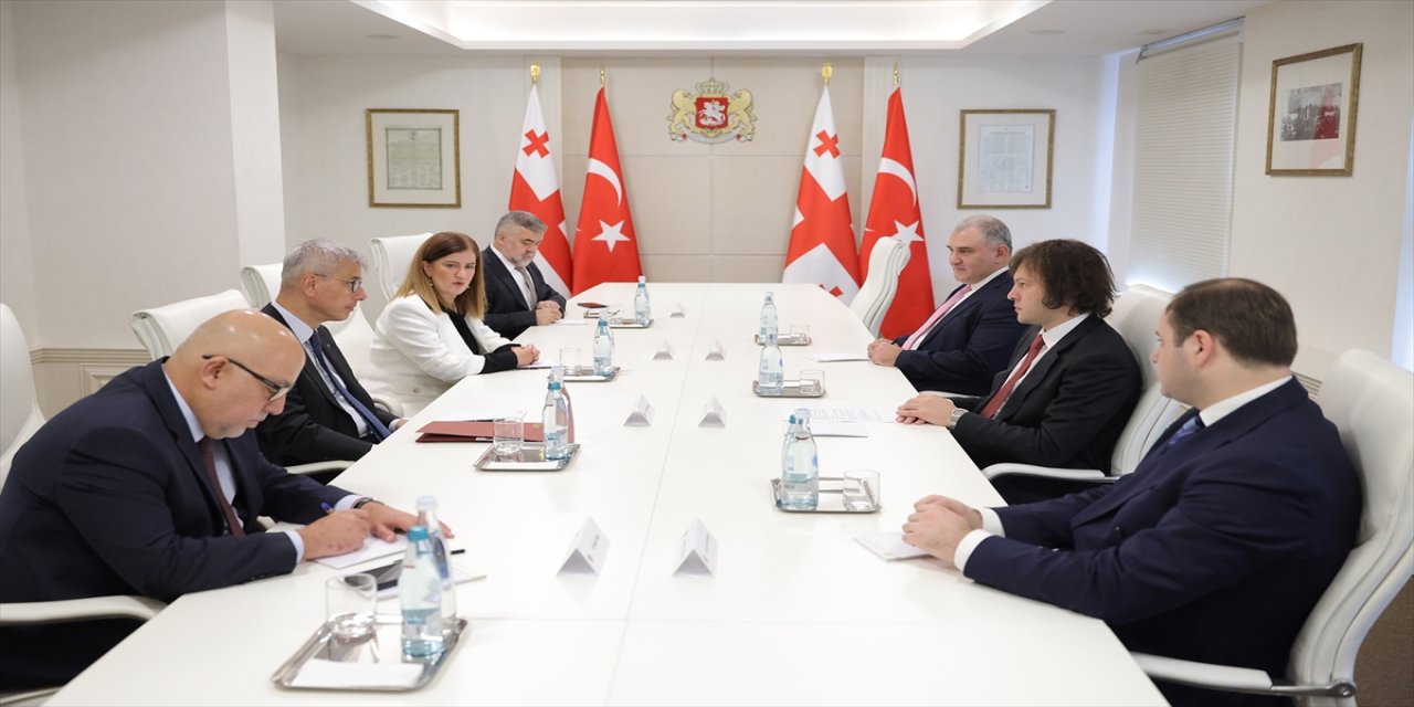 Bakan Kemal Memişoğlu, Gürcistan'da sağlık alanında işbirliği mutabakat zaptını imzaladı ve üst düzey görüşmeler yaptı