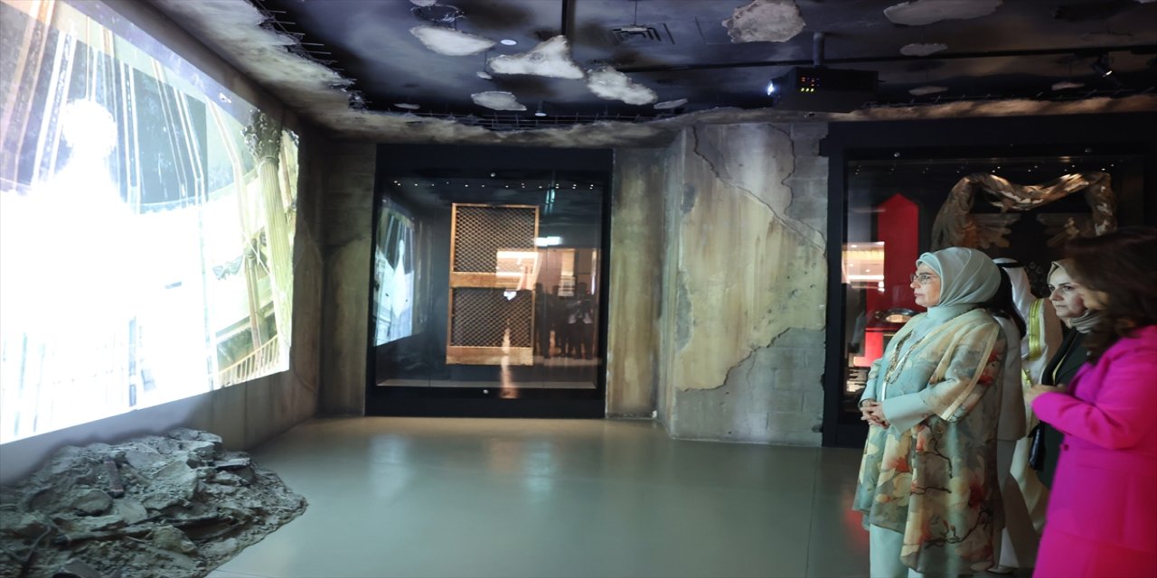 Emine Erdoğan, Kuveyt’teki Al Salam Sarayı Müzesi’ni gezdi, müze ve kültürel miras hakkında bilgi aldı