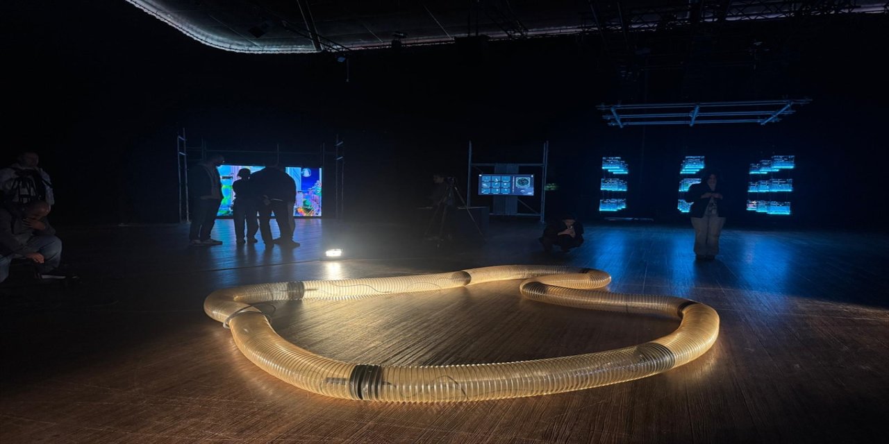 Dijital sanatın öncü festivali Ars Electronica Istanbul, Zorlu PSM’de sergi, performans ve atölyelerle ziyaretçilere açıldı