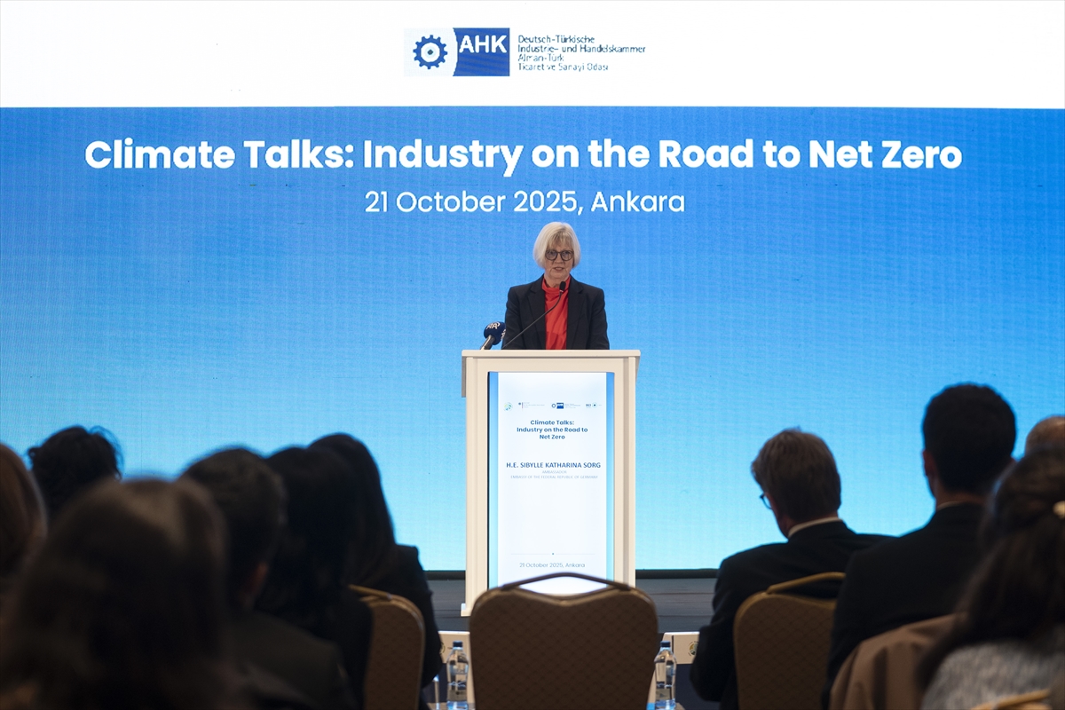 Ankara'da "İklim Konuşmaları: Net Sıfır Hedefine Giden Yolda Endüstri" konulu konferans düzenlendi