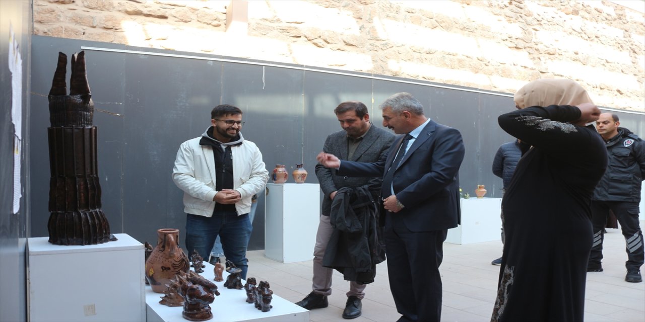 Iğdır Üniversitesi öğrencilerinin seramik çalışmaları İshak Paşa Sarayı’nda sanatseverlerle buluştu