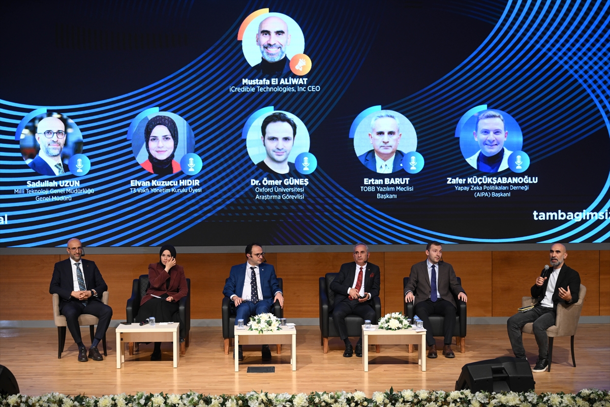 Sektör temsilcileri Yapay Zeka Zirvesi'nde buluştu