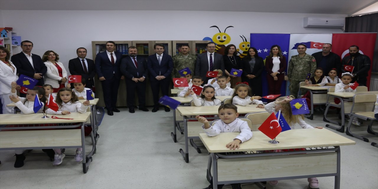 Kosova Türk Temsil Heyeti, Prizren’deki okula teknolojik malzeme ve mefruşat desteği sağladı