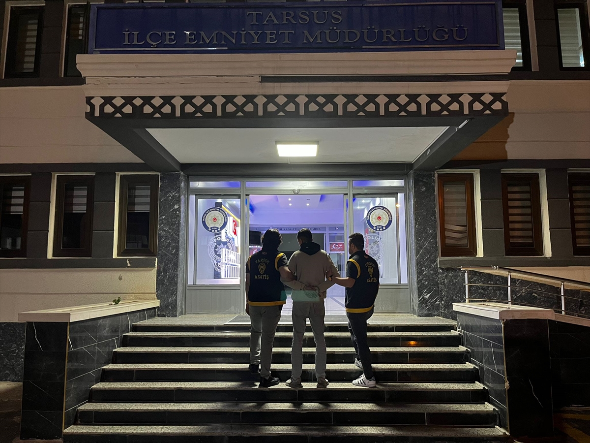 Mersin'de park halindeki 5 aracı yaktığı öne sürülen şüpheli yakalandı