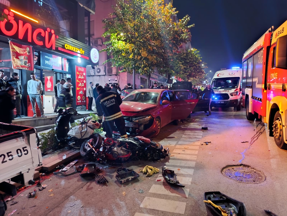 Tekirdağ'da zincirleme trafik kazasında 3 kişi yaralandı