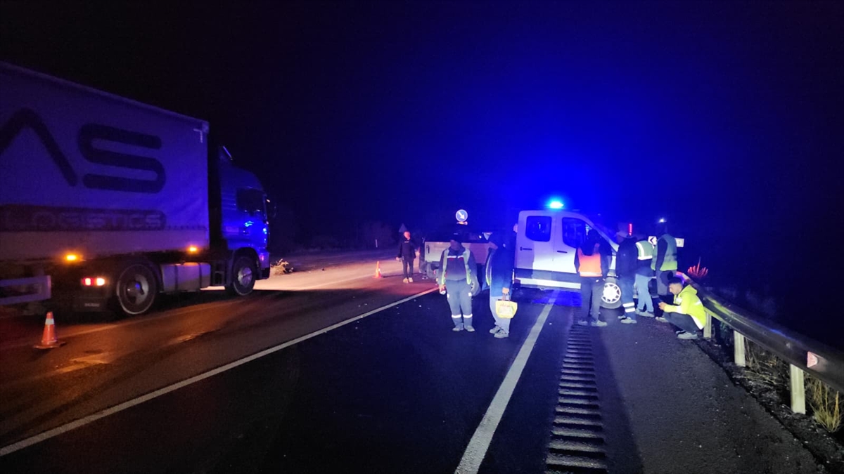 Çorum’da kamyonetle minibüsün çarpıştığı kazada 7 kişi yaralandı