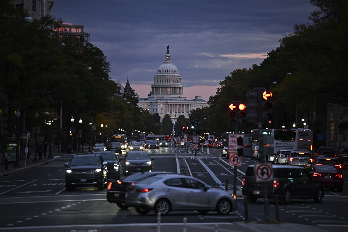 ABD, hükümetin kapanması dolayısıyla 40 havalimanında kapasiteyi yüzde 10 azaltacak