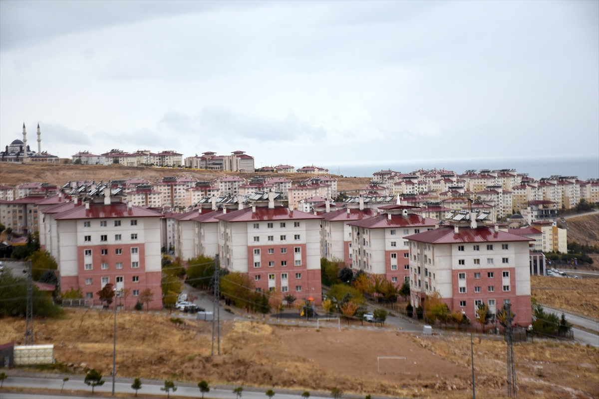 Van'da TOKİ'nin inşa ettiği deprem konutları güvenli yaşam alanına dönüştü