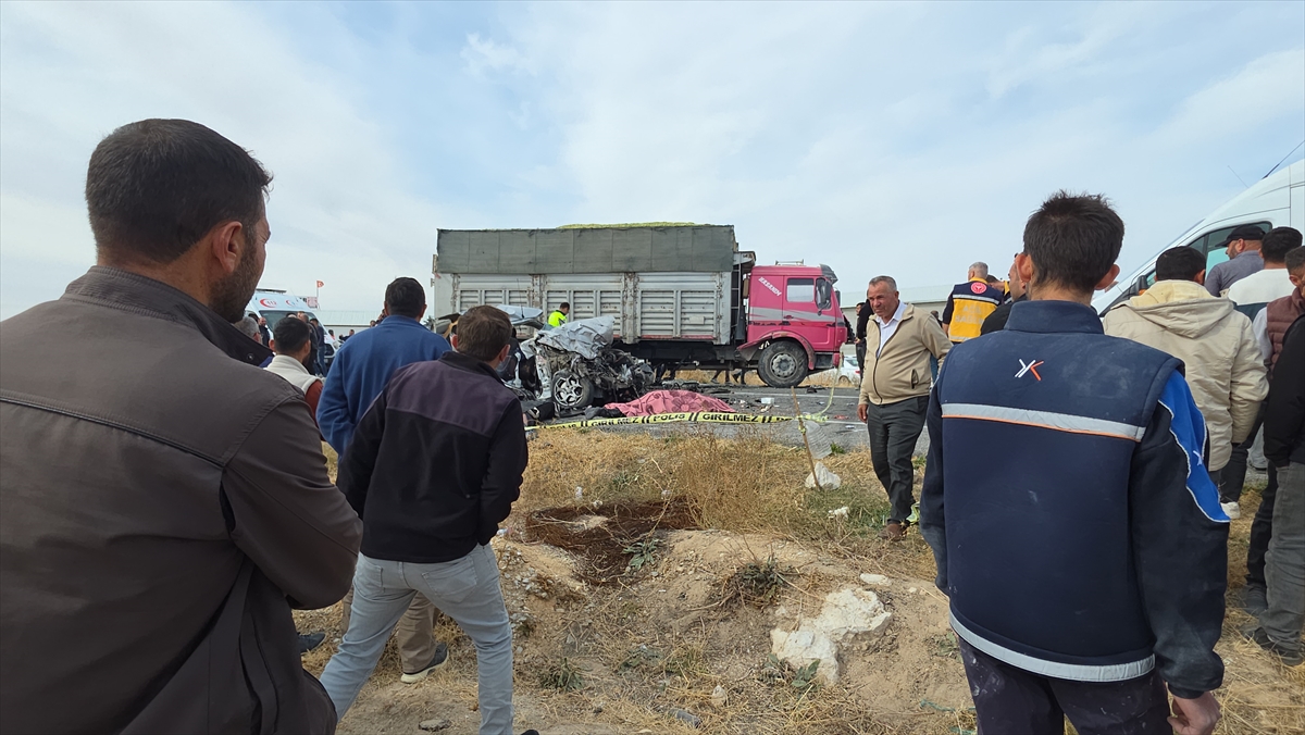 Aksaray Eskil’de kamyonla çarpışan otomobildeki 3 kardeş öldü
