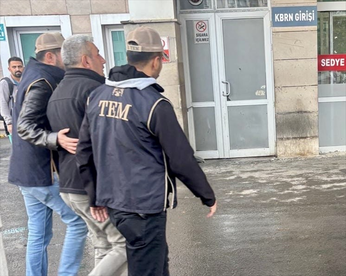 Kırşehir'de bir FETÖ üyesi apartmanın bodrumunda yakalandı