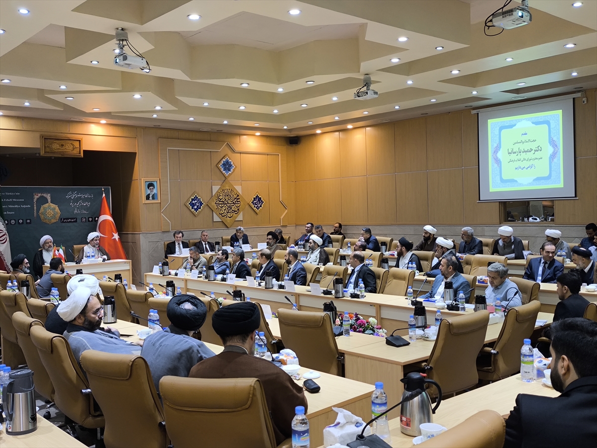 İslam düşünürlerinden Molla Sadra'nın "El-Esfârü'l Erbaa" eserinin Türkçe tercümesi İran'da tanıtıldı