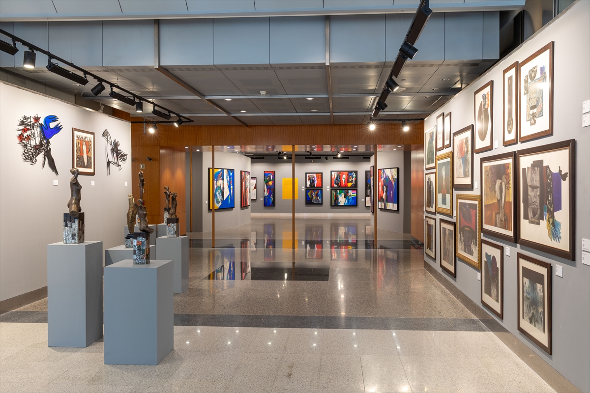 Prof. Dr. Hayati Misman'ın retrospektif sergisi İstanbul'da sanatseverlerle buluştu