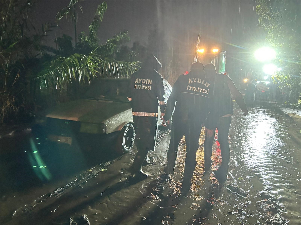 Aydın'da sağanak nedeniyle trafikte aksama yaşandı