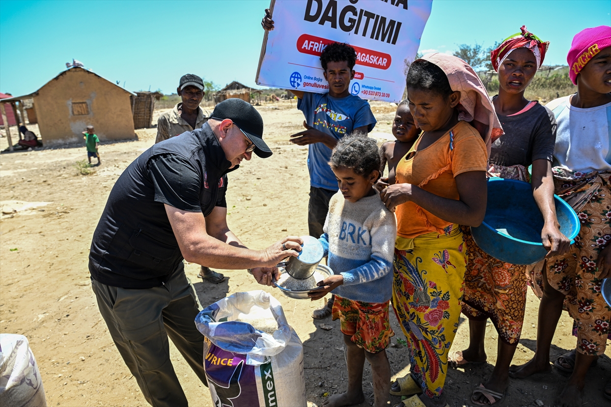 Adana'dan, binlerce kilometre uzaktaki Madagaskar'a yardım eli