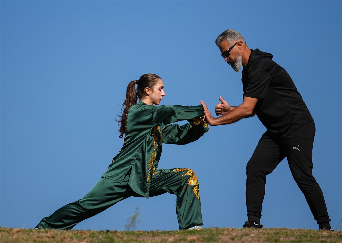 Parklarda yaptığı antrenmanlarla dünya üçüncüsü olan Liyne Nisa'nın gözü şampiyonlukta