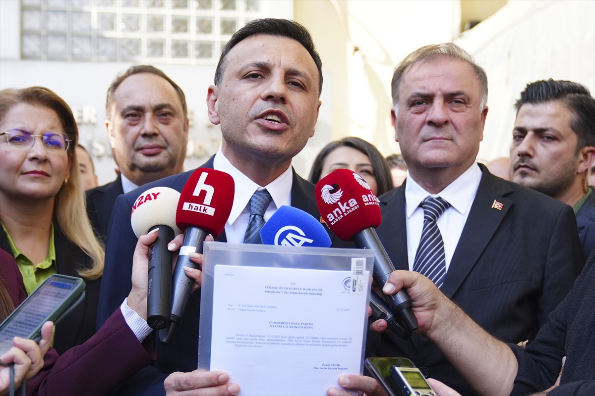 CHP İstanbul İl Başkanı seçilen Çelik mazbatasını aldı