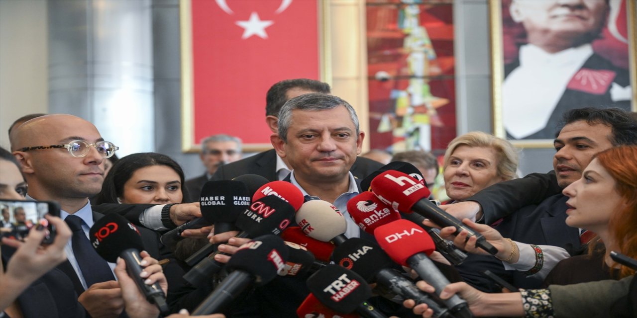 CHP Genel Başkanı Özel'den "kurultay davası" kararına ilişkin açıklama yaptı.