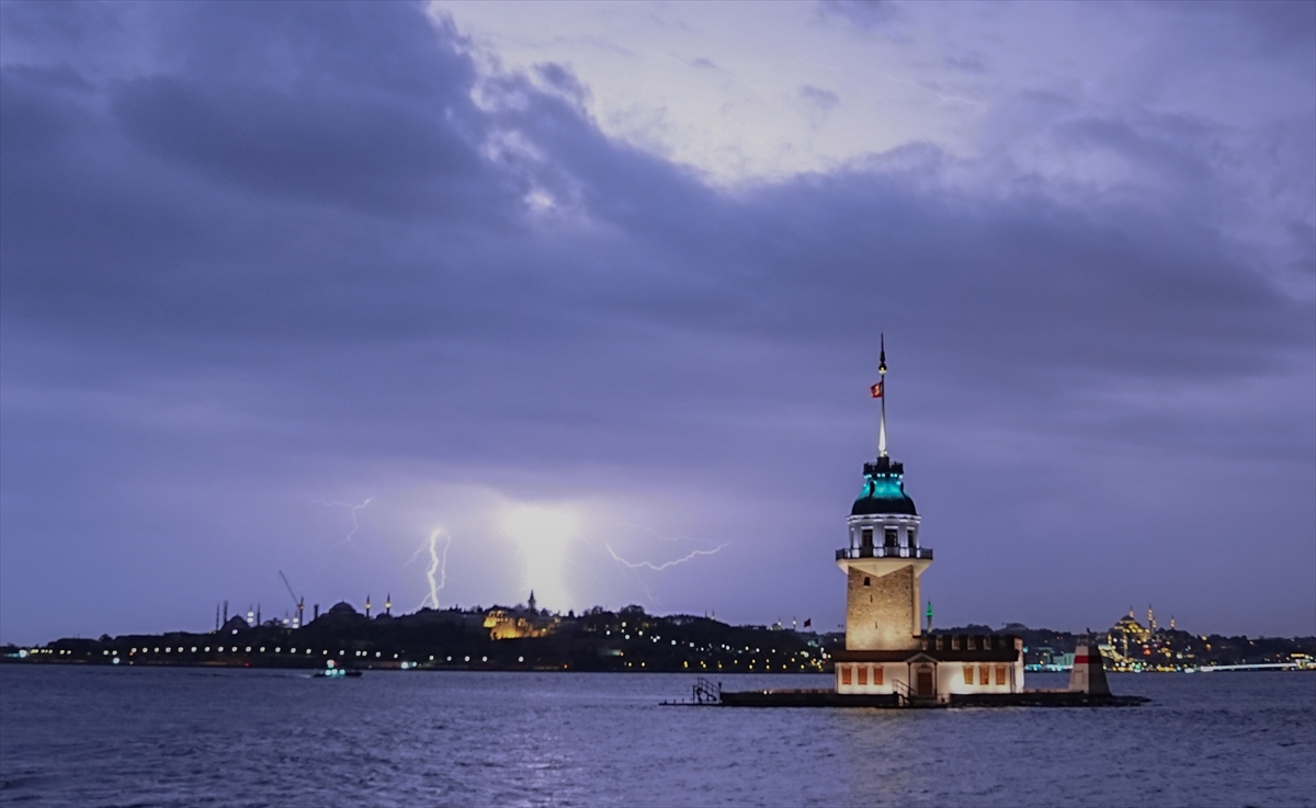 İstanbul'da sağanak etkili oluyor