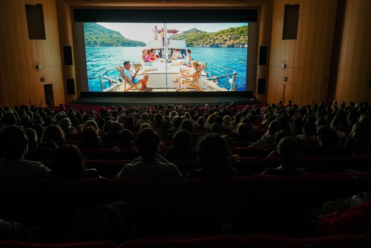 Altın Portakal'da "Gelin Takımı 2" filminin galası yapıldı