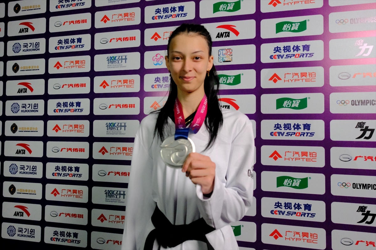 Milli tekvandocu Elif Sude Akgül, dünya ikincisi oldu