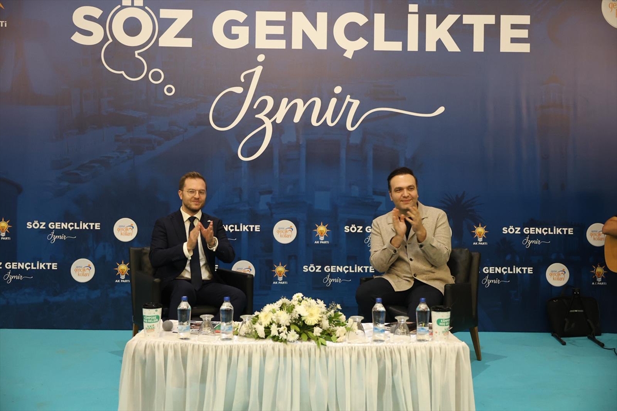 AK Parti Gençlik Kolları Genel Başkanı İbiş, İzmir'de gençlerle buluştu
