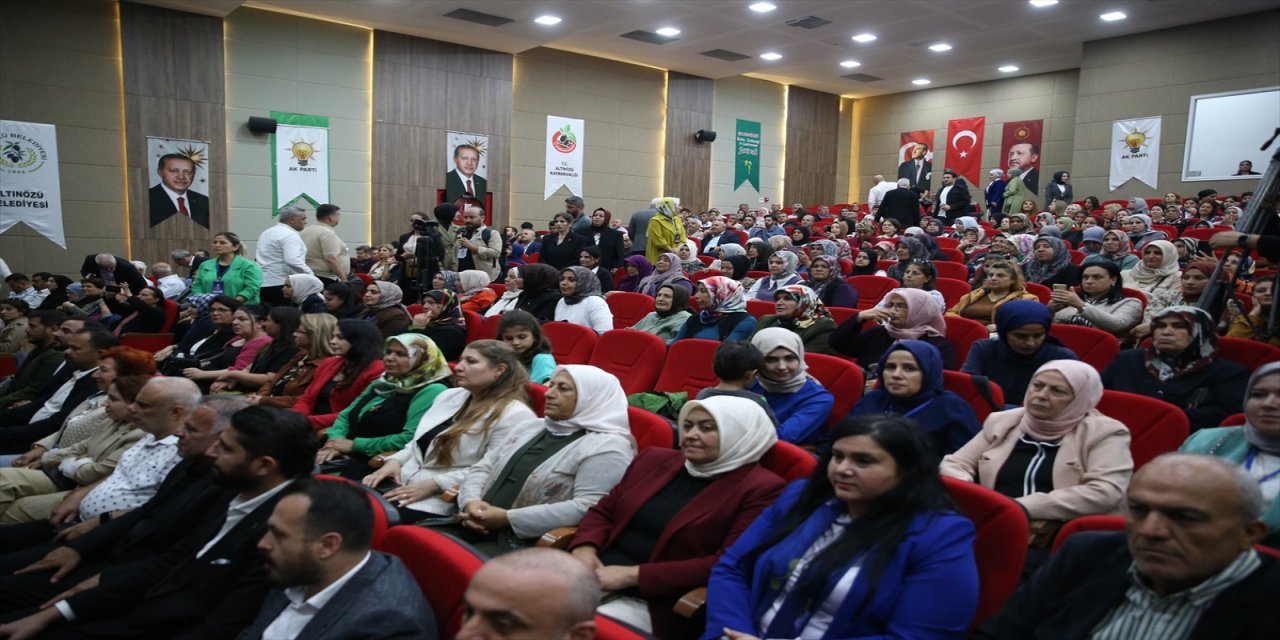 Bakan Bak: Deprem bölgesinde yatırımlar devam ediyor, AK Parti teşkilatı güç kaynağımız