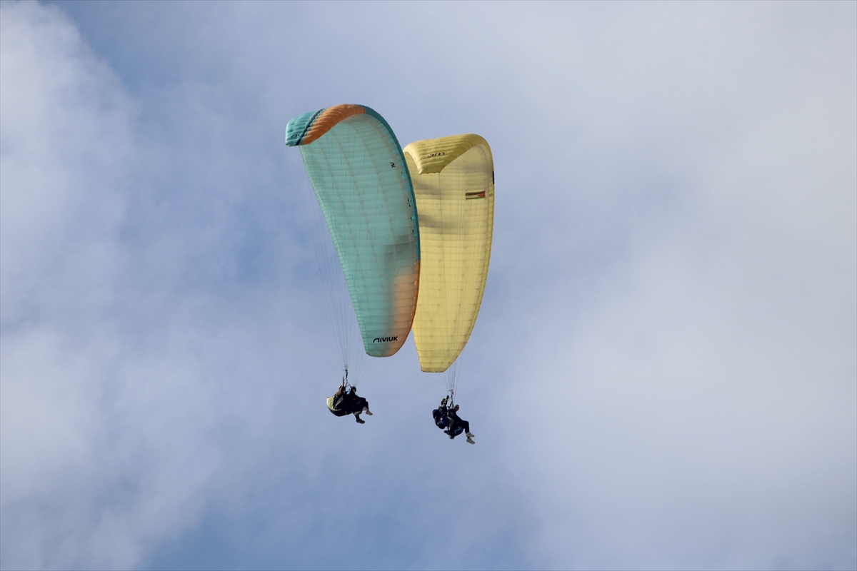 Muğla'da "25. Uluslararası Ölüdeniz Hava Oyunları Festivali" devam ediyor