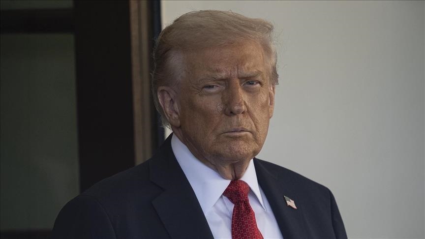 Trump, Kanada'ya uygulanan tarifeyi yüzde 10 artıracağını açıkladı