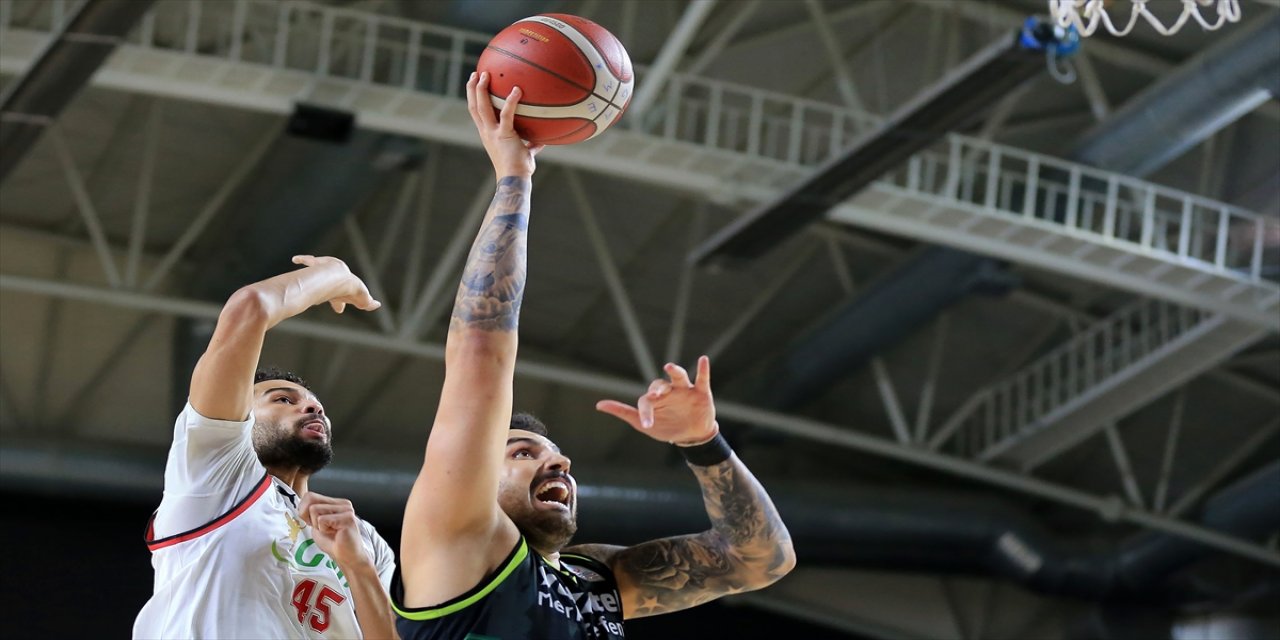 Glint Manisa Basket, sahasında Yukatel Merkezefendi'yi 88-79 mağlup etti