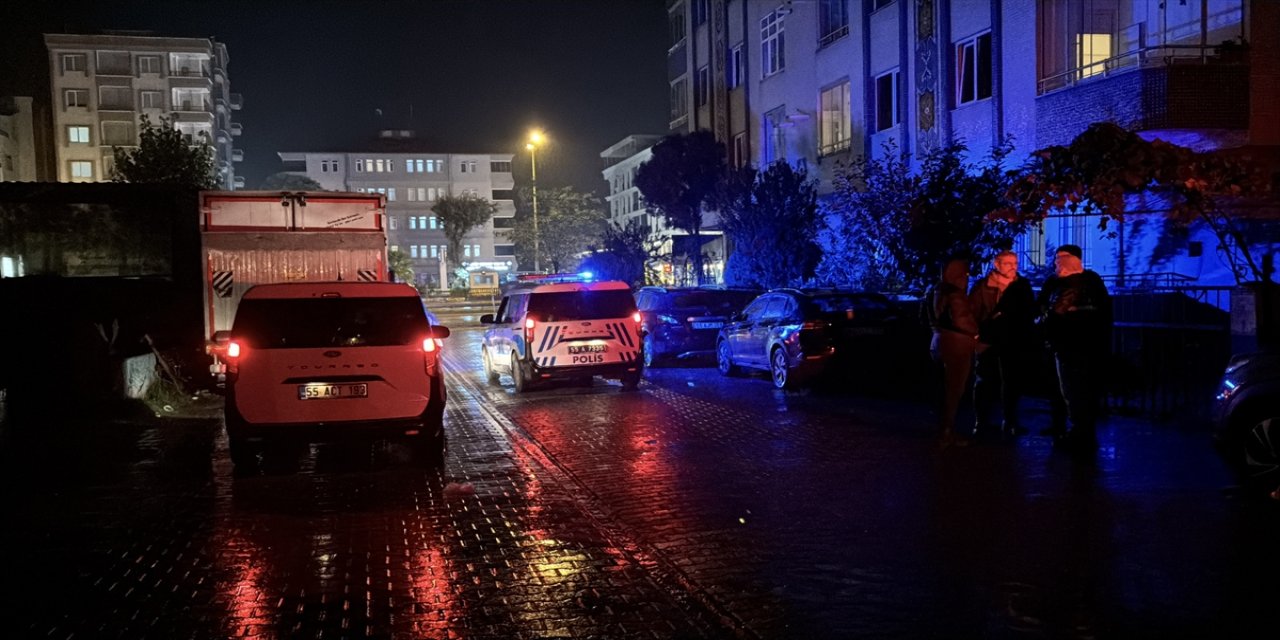 Samsun'da otomobilde bıçaklı saldırı: 1 kişi yaralandı, şüpheli gözaltına alındı