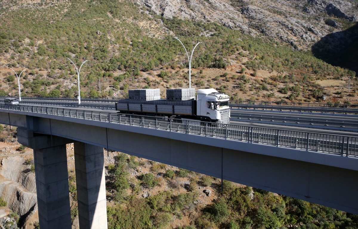 Bitlis-Diyarbakır kara yolunun zorlu bölgeleri artık güvenle aşılacak