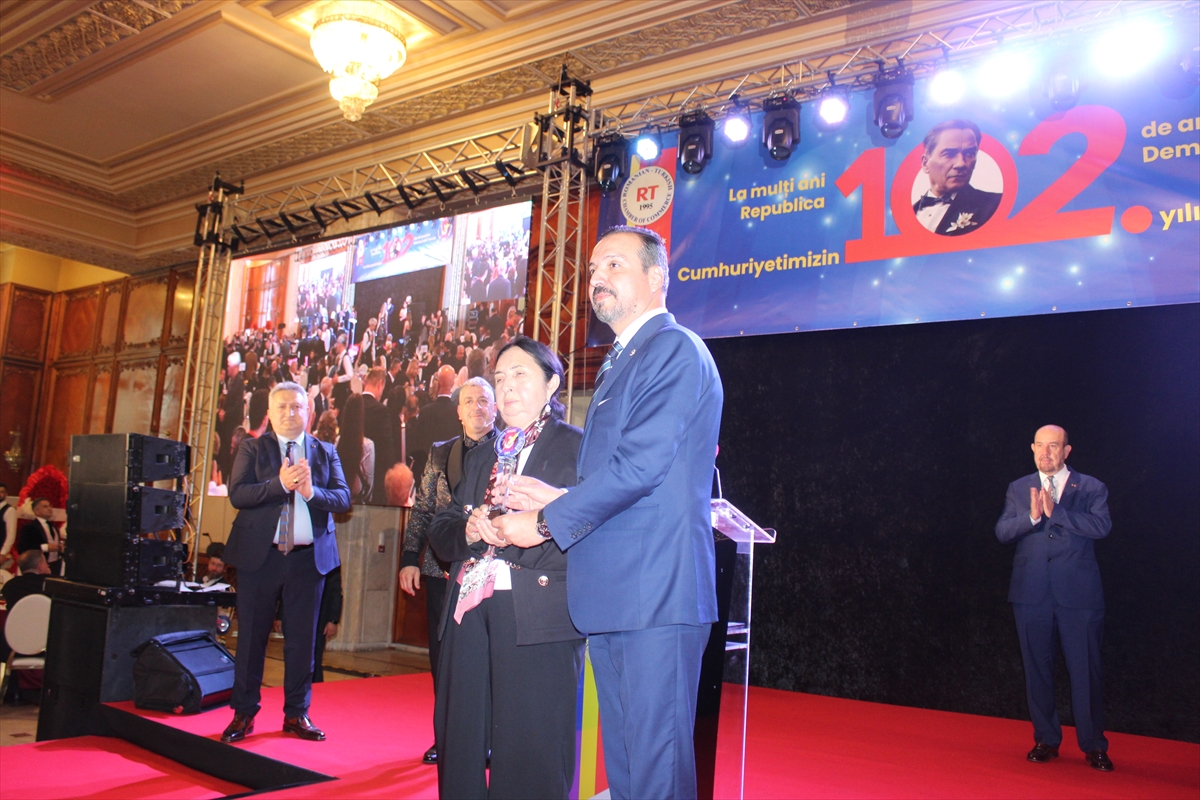 AK Parti Genel Başkan Yardımcısı Zorlu'ya Romanya'da özel ödül takdim edildi