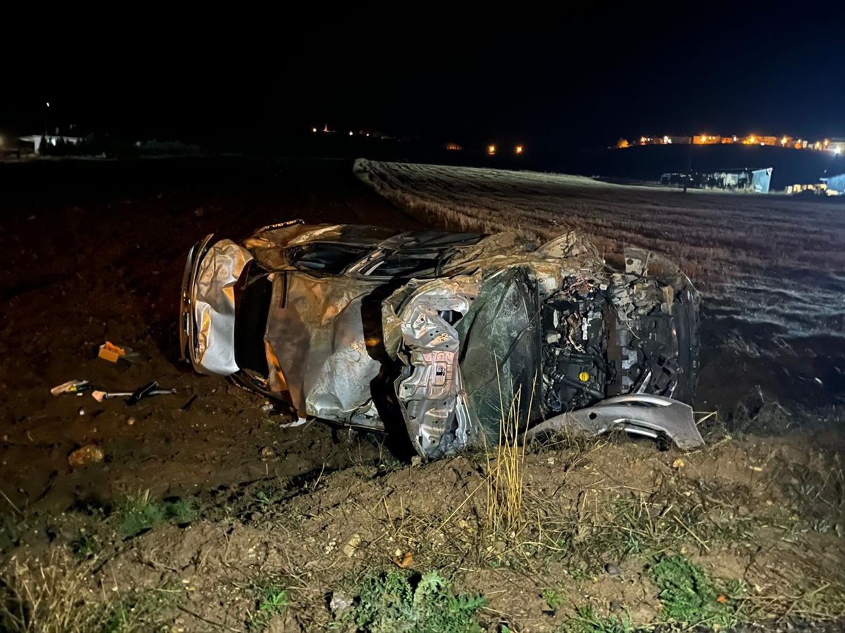 Çankırı'da takla atan otomobildeki 3 kişi yaralandı