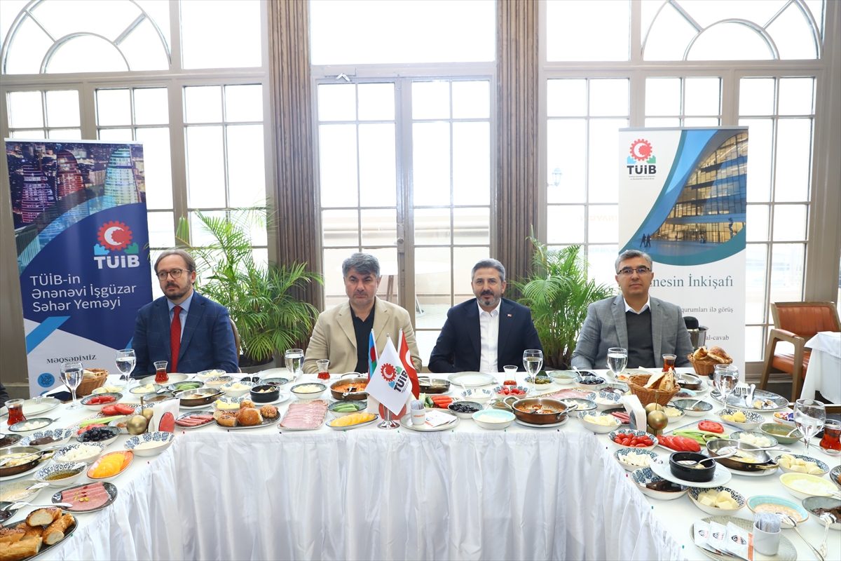 Çalışma ve Sosyal Güvenlik Bakan Yardımcısı Aydın, Bakü'de Türk iş insanlarıyla görüştü